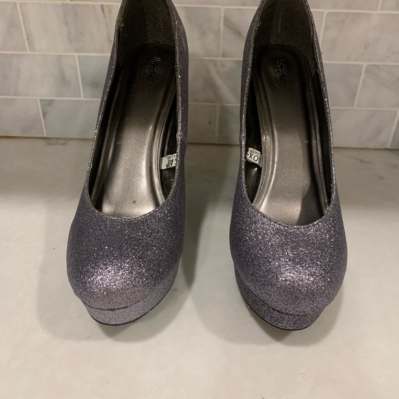 Sparkly heels - Picture 3 of 3